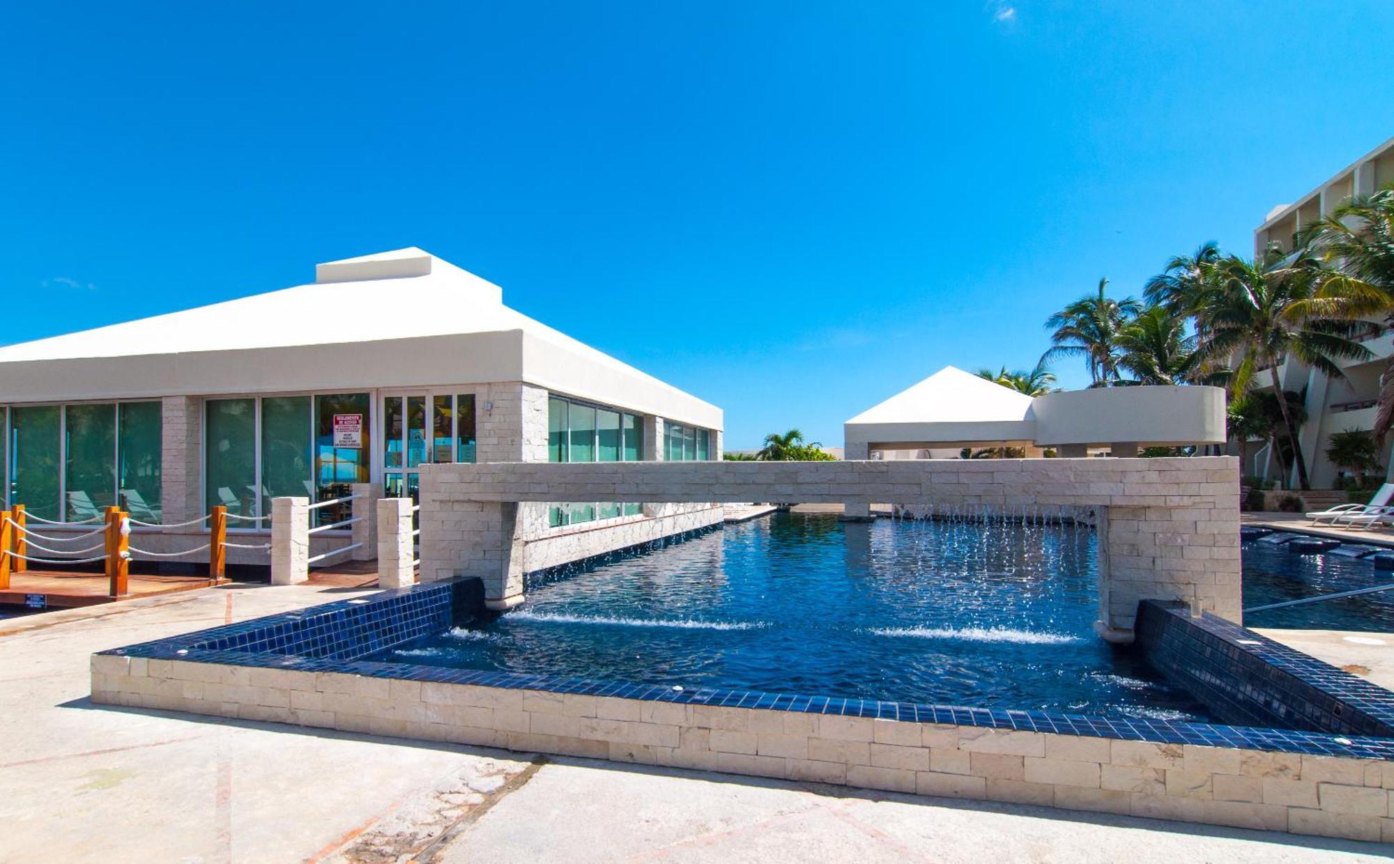 Solymar Condo Beach Resort By Casago 坎昆 外观 照片